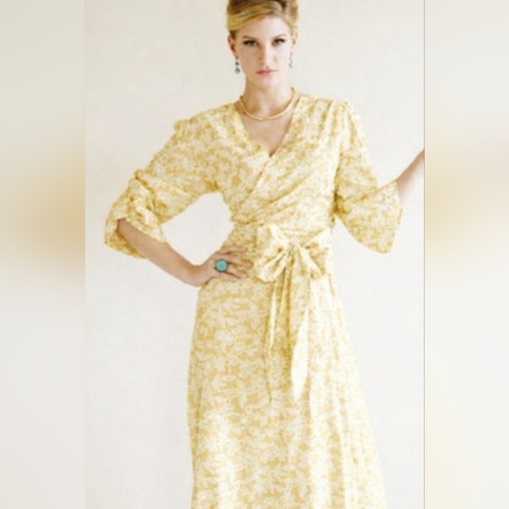 *Plum Pretty Sugar Yellow Botanical Wrap Dress Knee Length Size M NWT